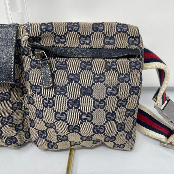 (pending possible sale) Gucci belt bag - Picture 3 of 11